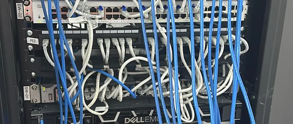 Armario de red · cableado hacia el switch de distribución